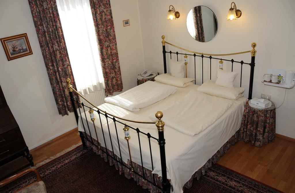 Hotel Admiral Wiesbaden Phòng bức ảnh